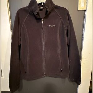 Woman’s Columbia Fleece zip up jacket size: XL